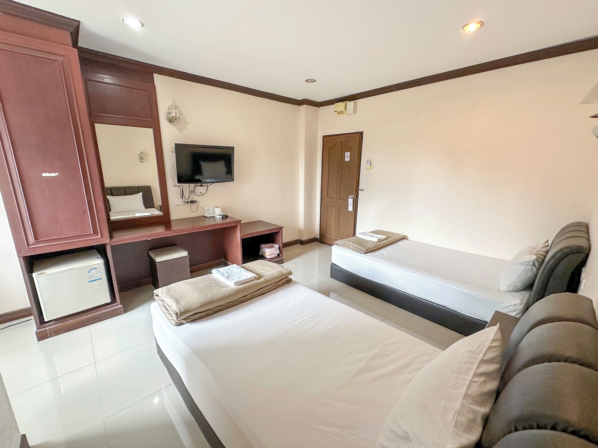 STANDARD, TWIN BEDS