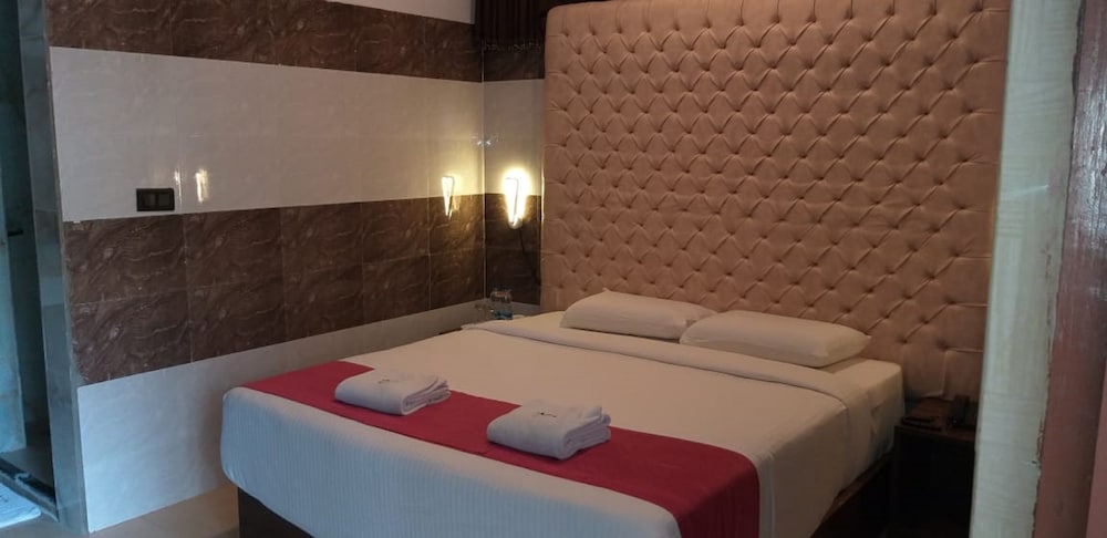 JalMahal Resort &amp; Spa 14/72