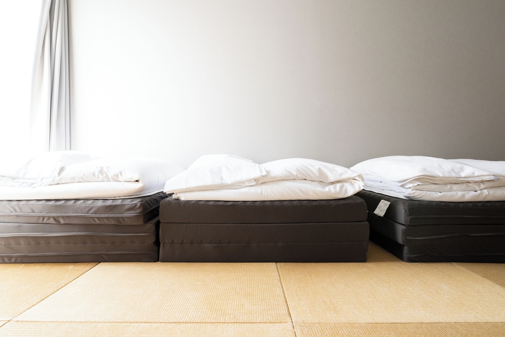 Private, Japanese, 3 Futon Beds