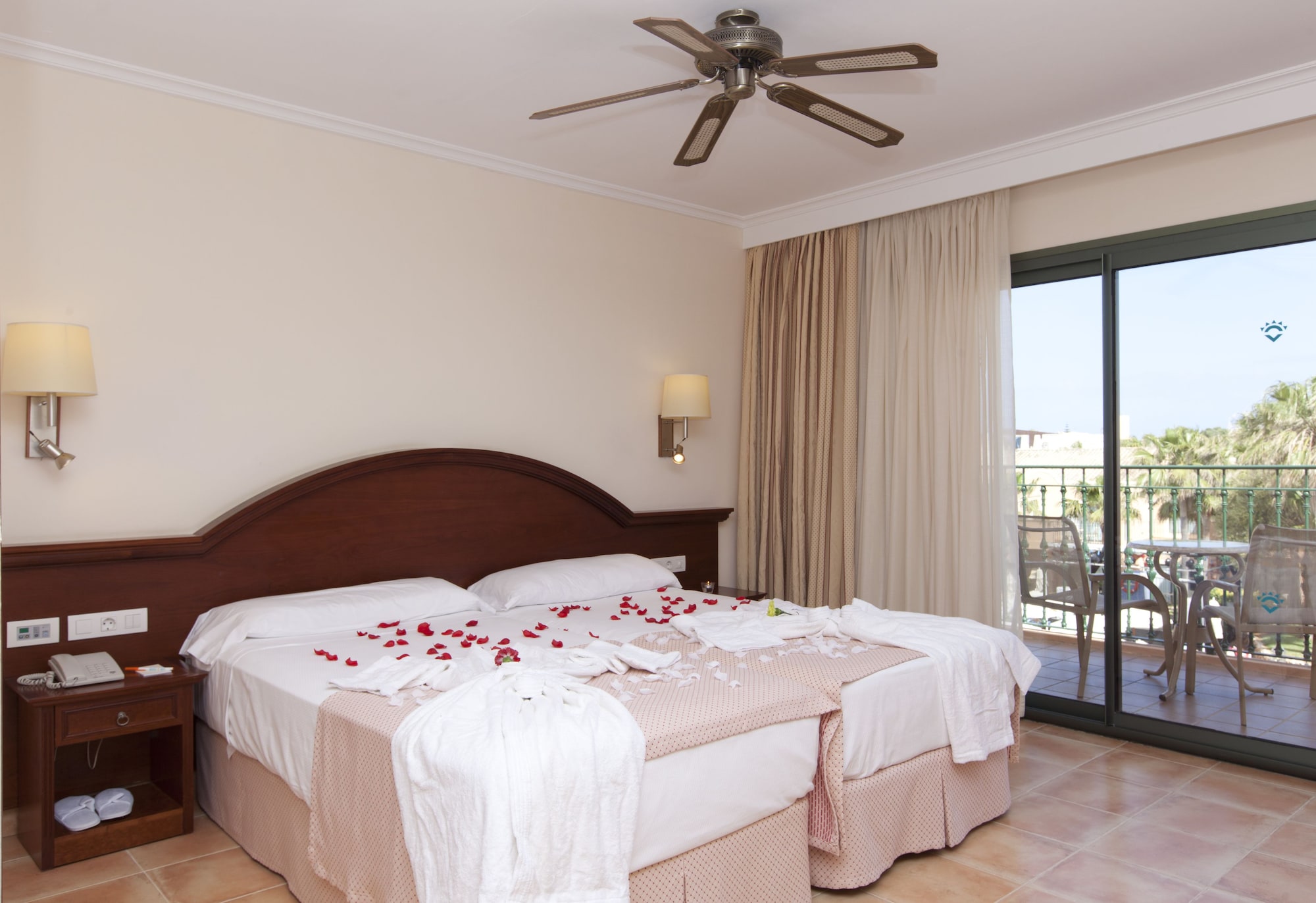 غرفة قياسية بسرير مزدوج بإطلالة على المسبح بشرفة، Valentin Star Menorca - Adults Only 6/10