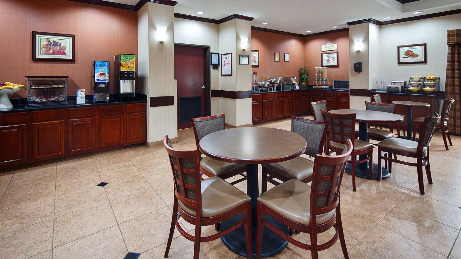 Best Western Plus Katy Inn & Suites 24/27
