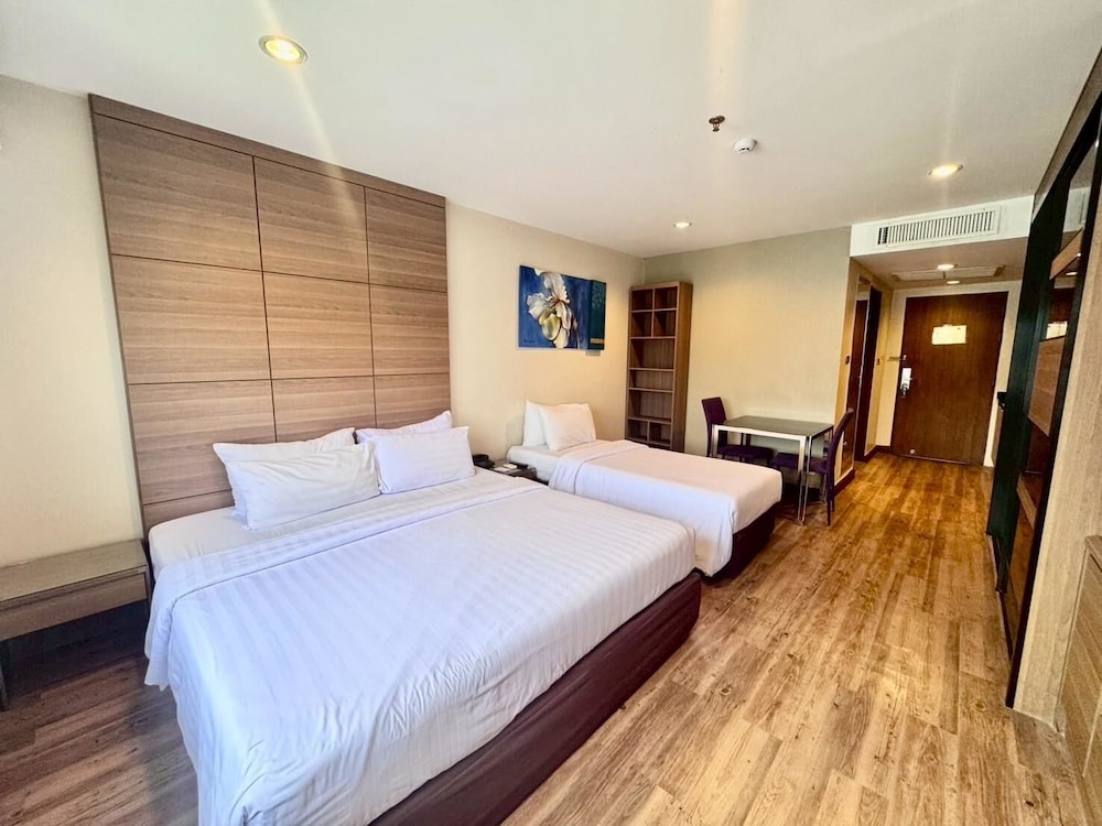 Sima Thani Hotel 18/50