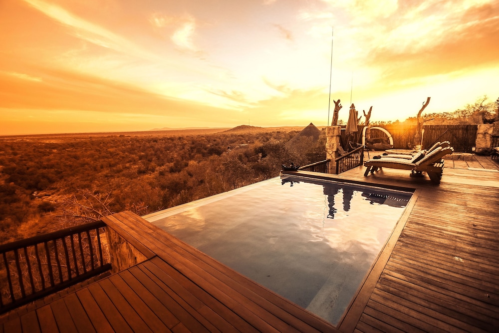 Phumelelo Lodge 10/22