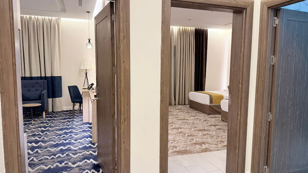 Le Reve Hotel 132/134