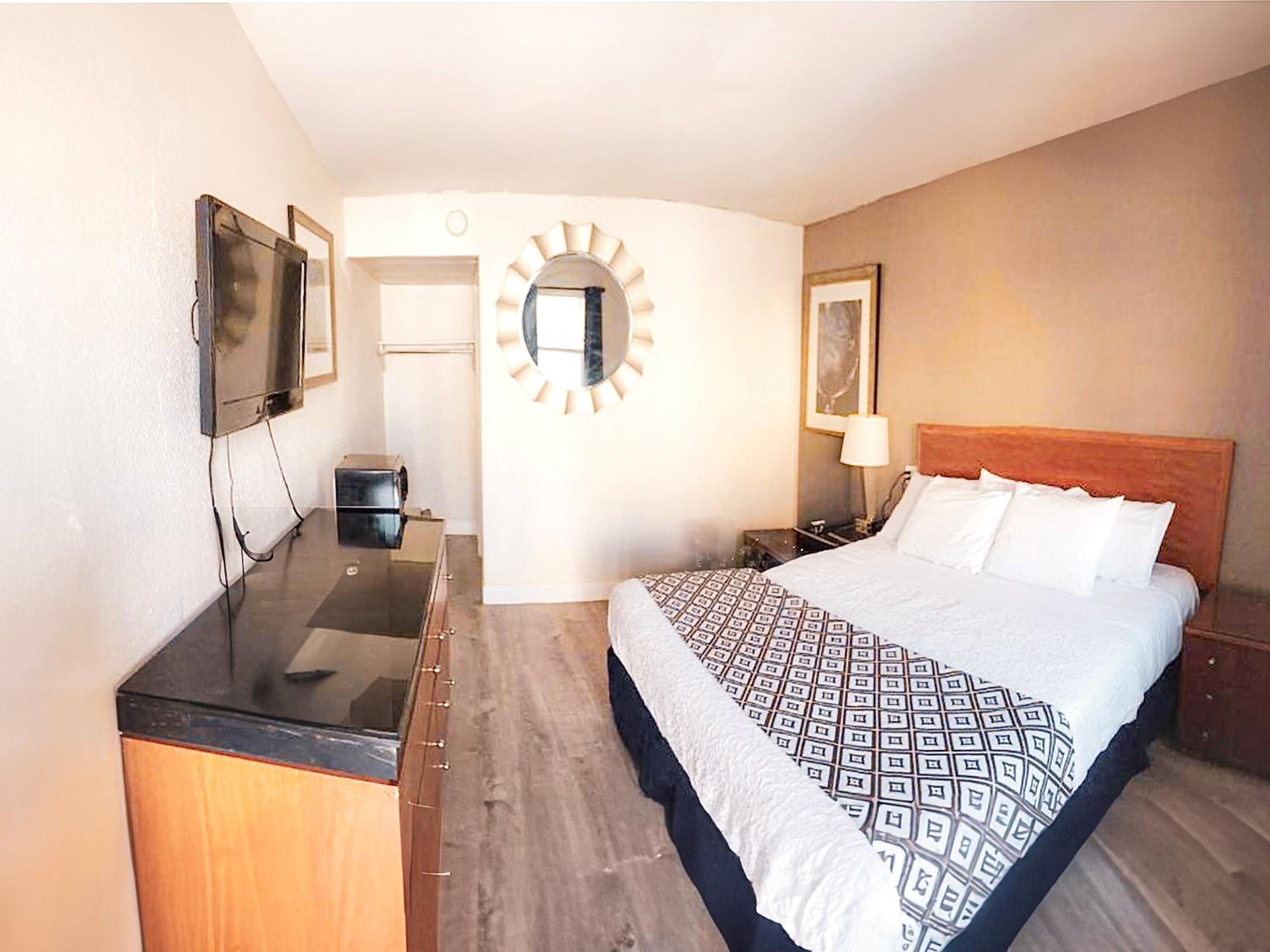 Penn Lodge Hotel & Suites 13/50