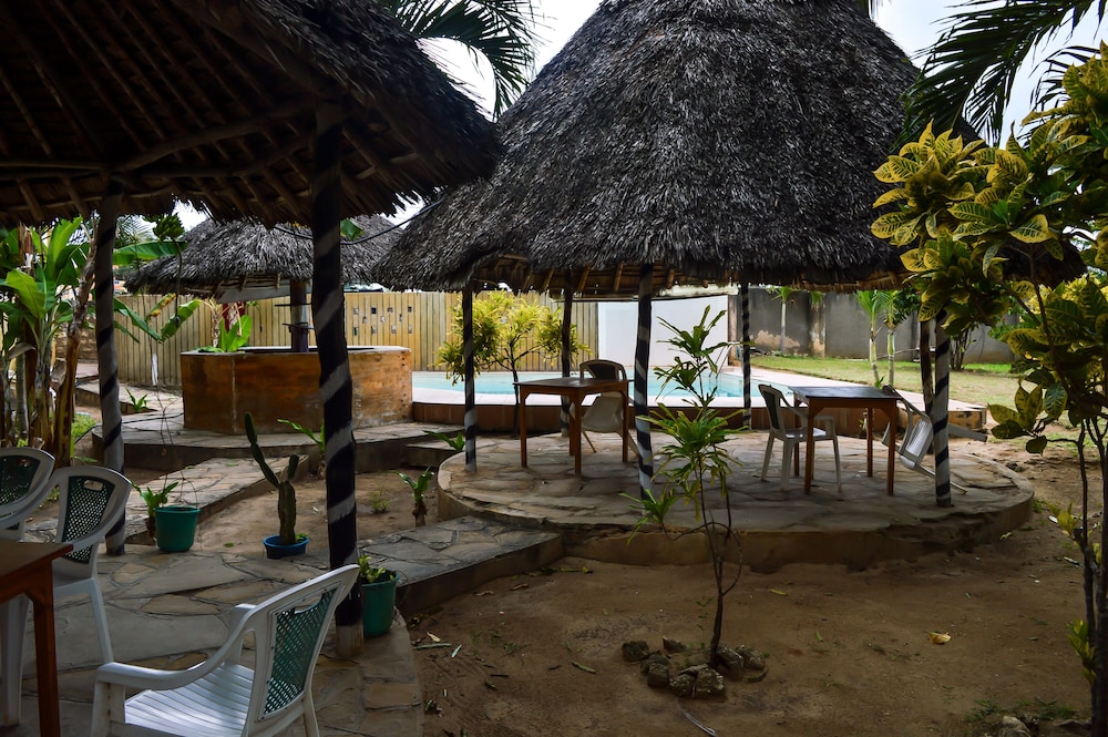 Ogalis K Coast Hotel 13/15