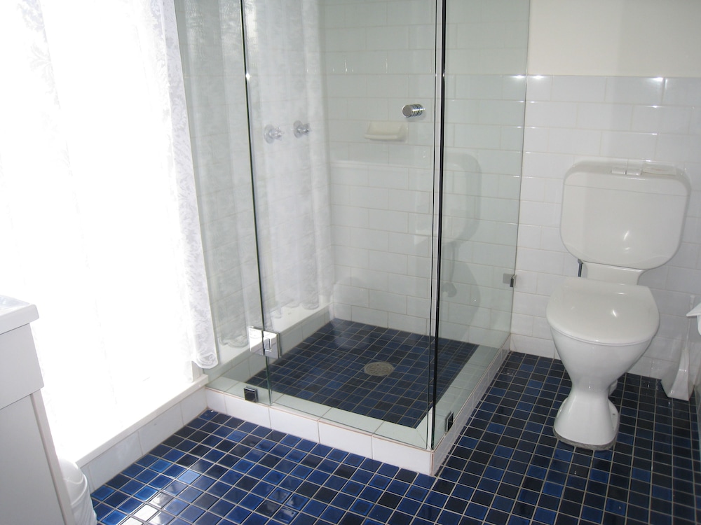 Country Lodge Motor Inn 40/50