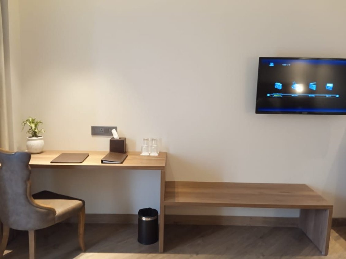 Udman Gurgaon by Ferns N Petals 21/22