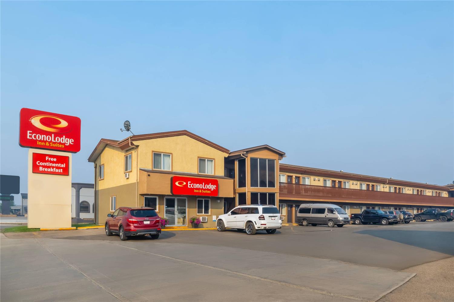 Econo Lodge Inn & Suites High Level, AB 27/29