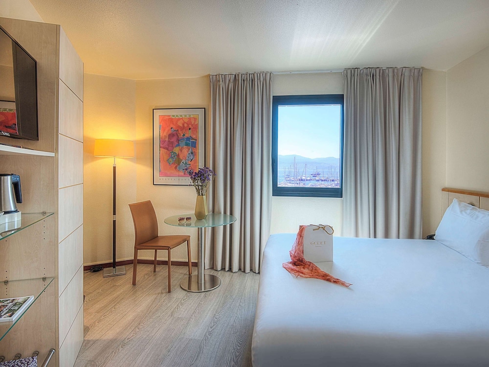 Mercure Ajaccio Centre 47/76