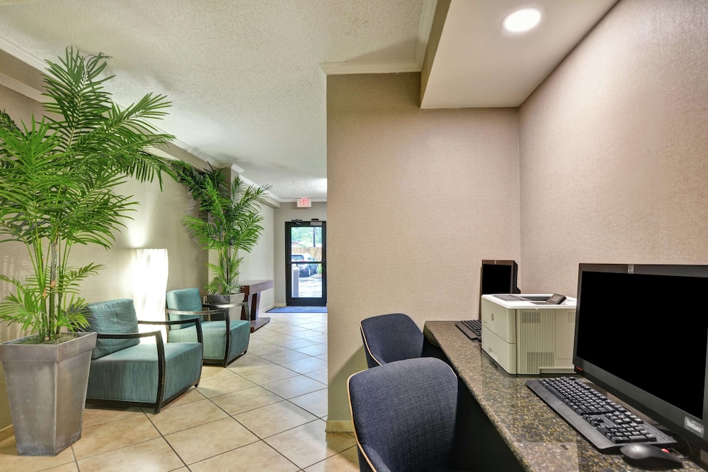 Hampton Inn Columbia-I-26 Airport 33/51