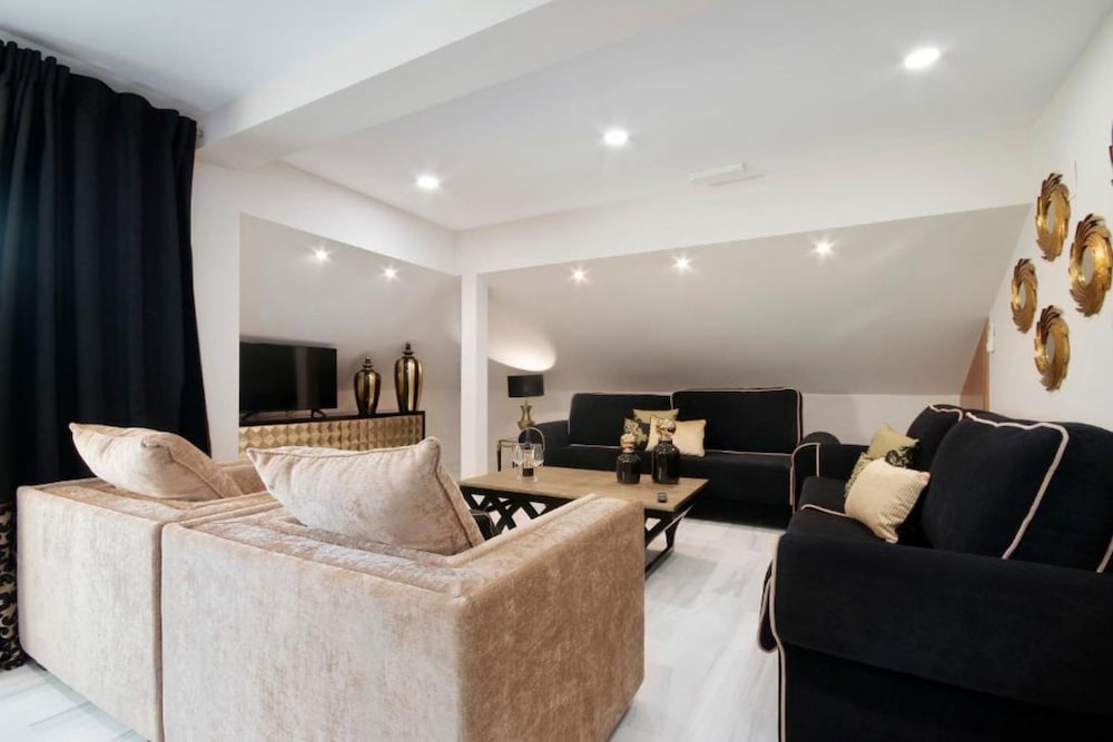 Habitat Suites Gran Via 17 9/65