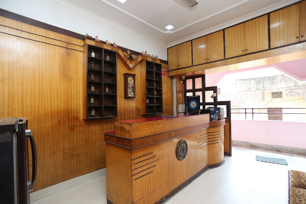 Oyo 26808 Shree Ram Residency 31/32