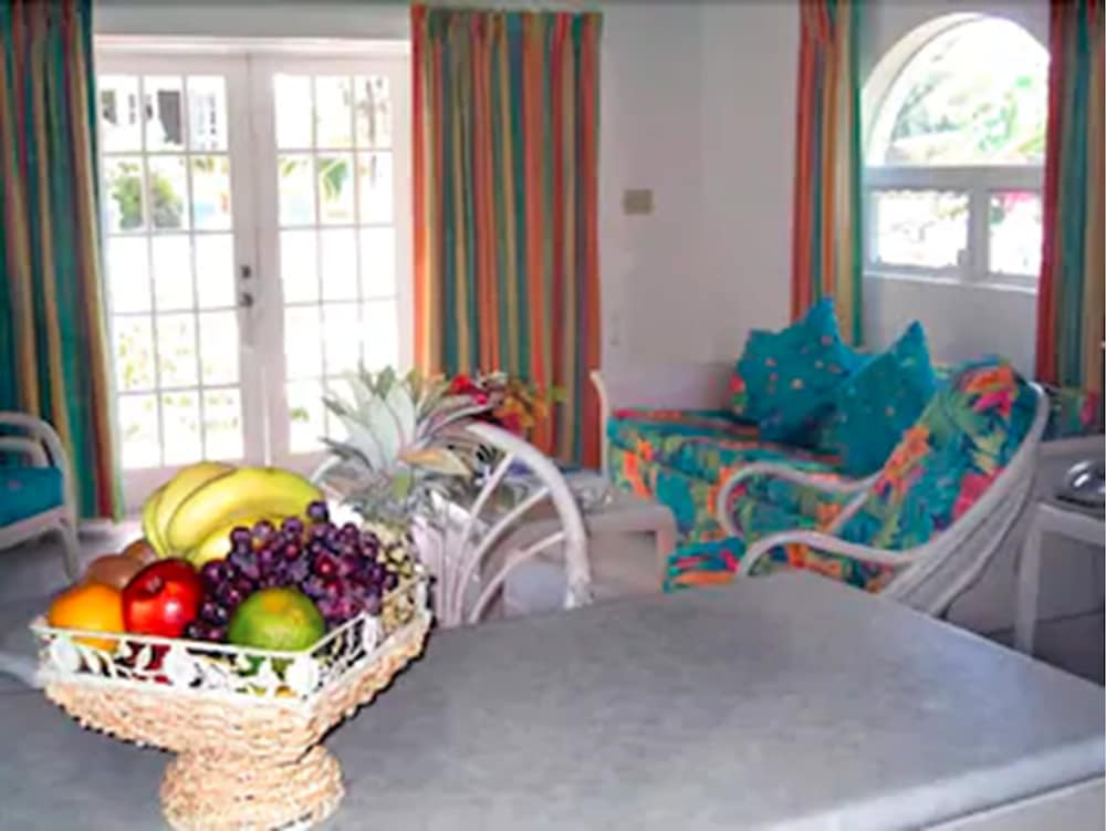 DICKENSON BAY COTTAGES 38/50