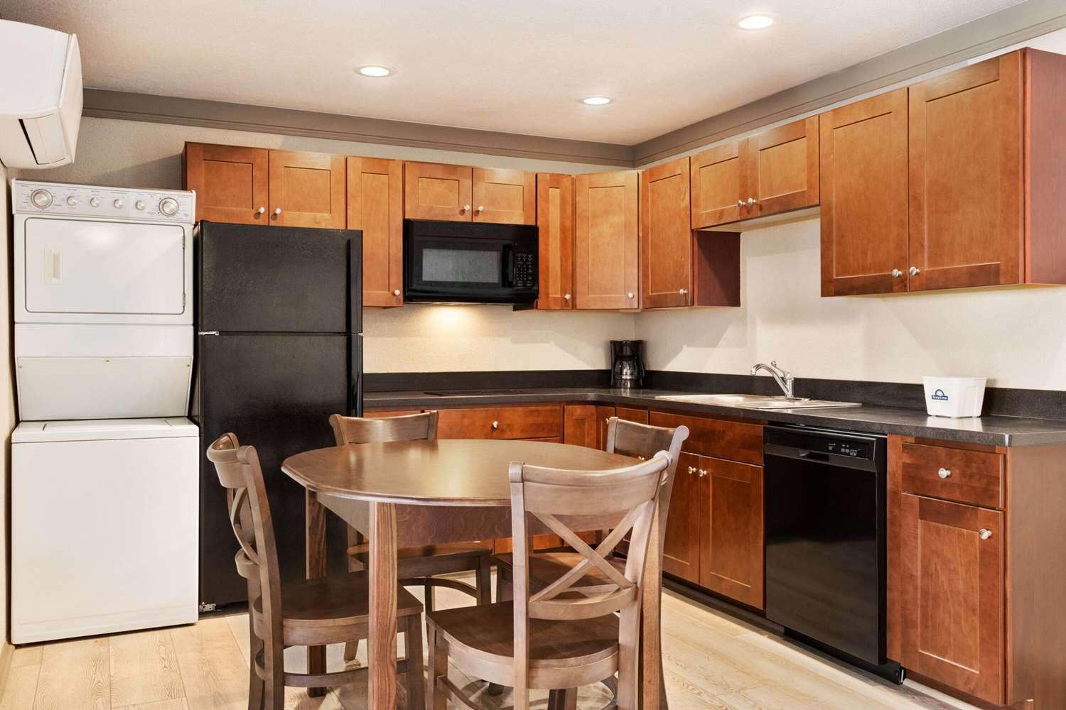 Days Inn by Wyndham Ocean City Oceanfront 44/64
