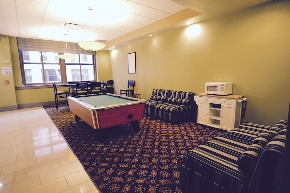 HOLIDAY INN EXPRESS CLEVELAND DOWNTOWN 40/59