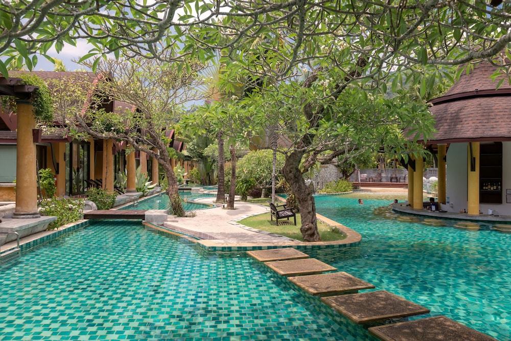 The Village Resort 27/37
