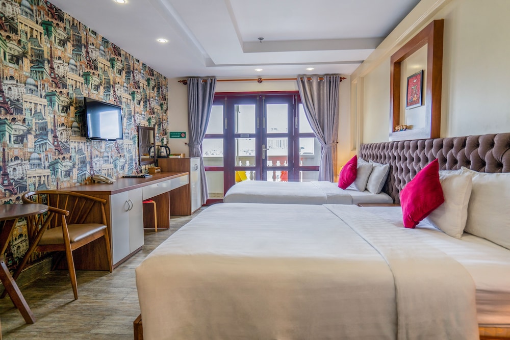 C'Lavie Hotel - Saigon Airport Hotel 25/50
