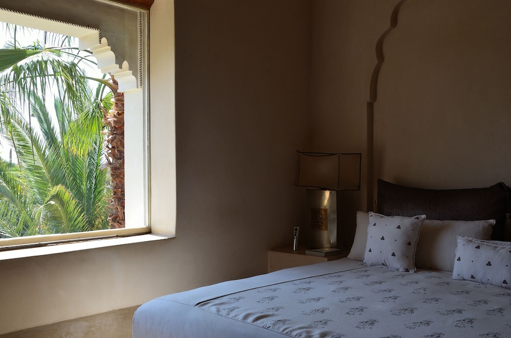 Ksar Char Bagh 23/85