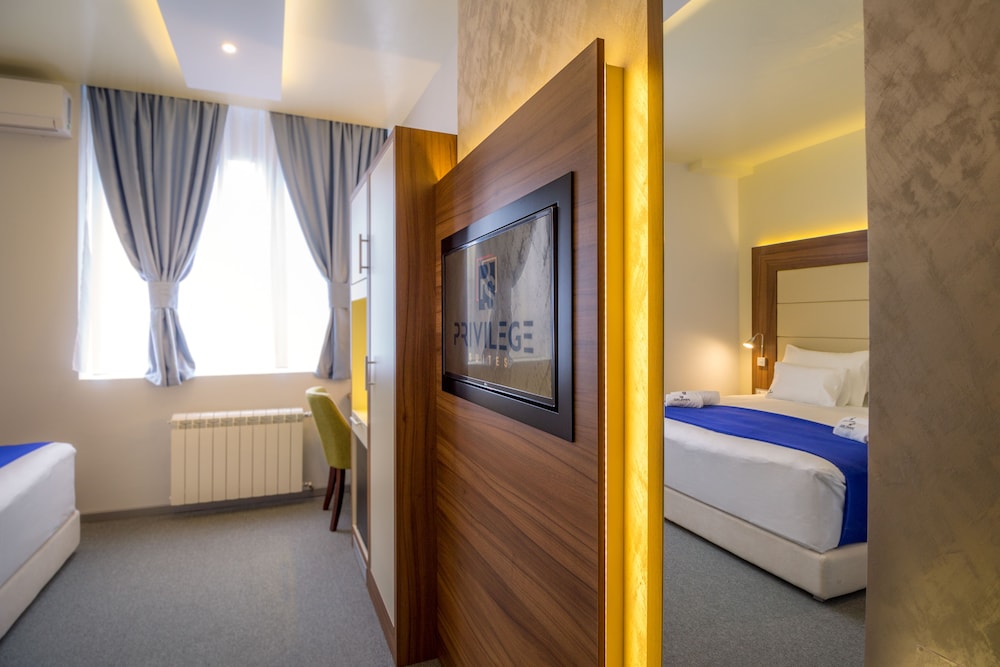 Privilege Suites By Central Park 13/69