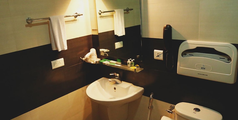 HOTEL PALM SHORE 21/22
