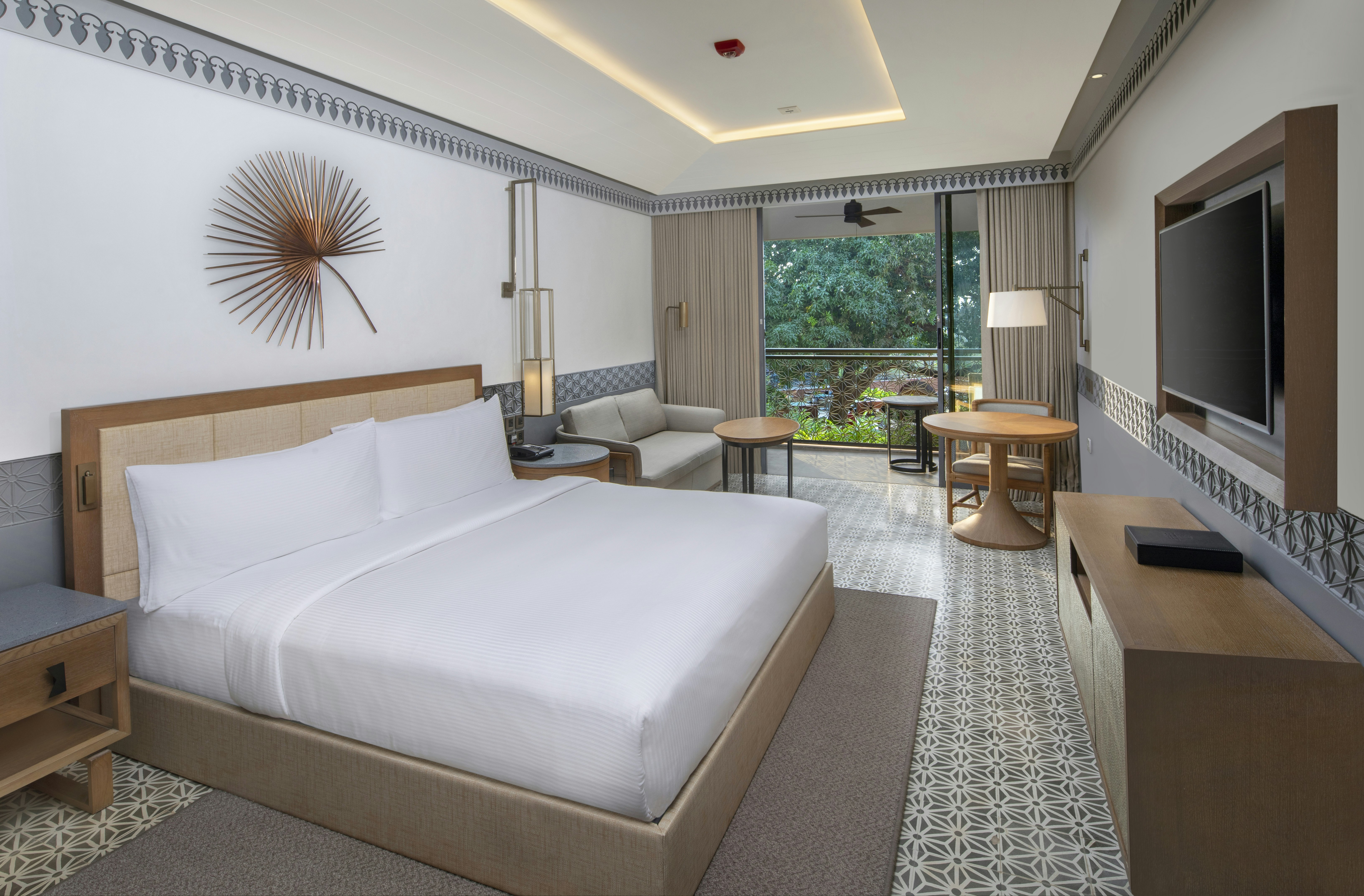 ROOM, KING BED, ACCESSIBLE
