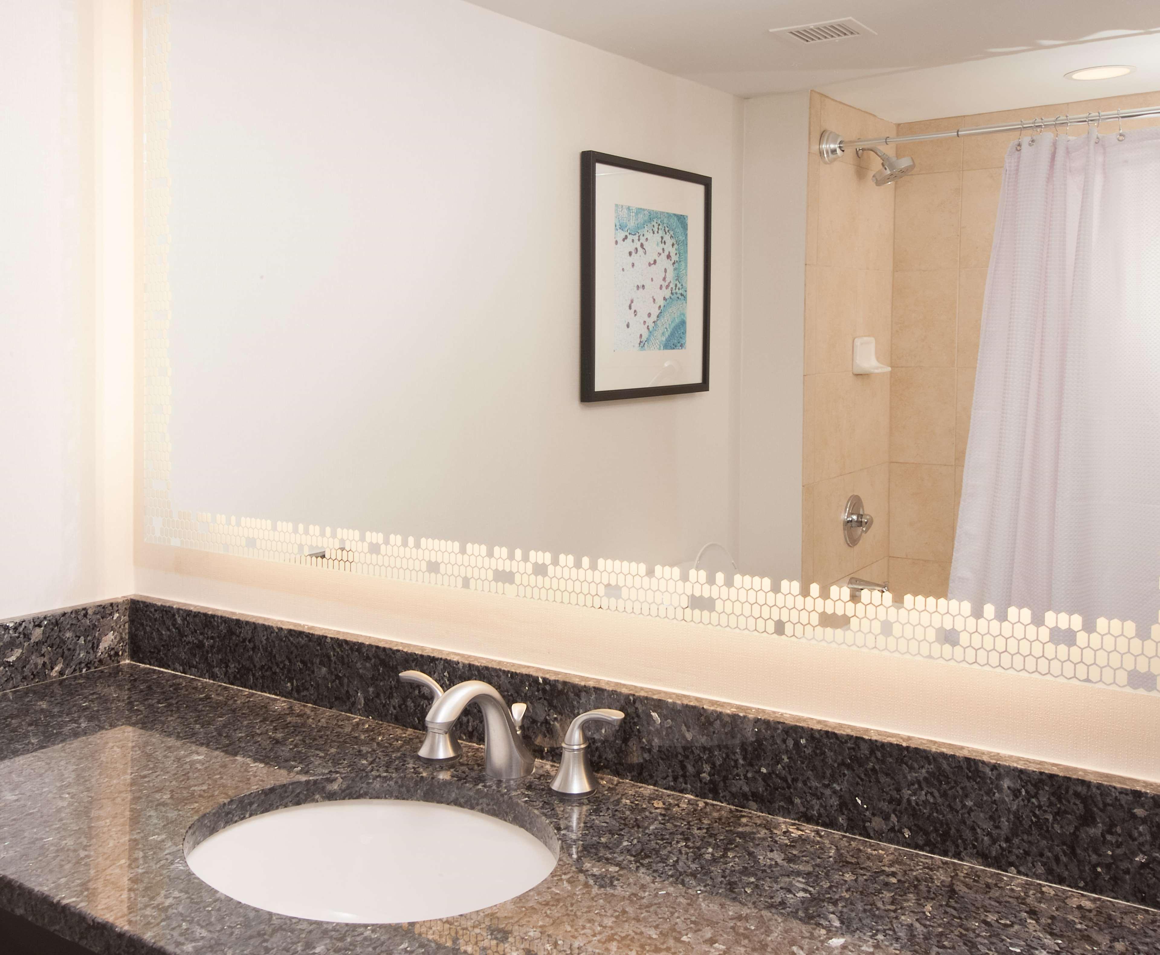 2 ROOMS, PREMIUM, SUITE, KING BED, CORNER