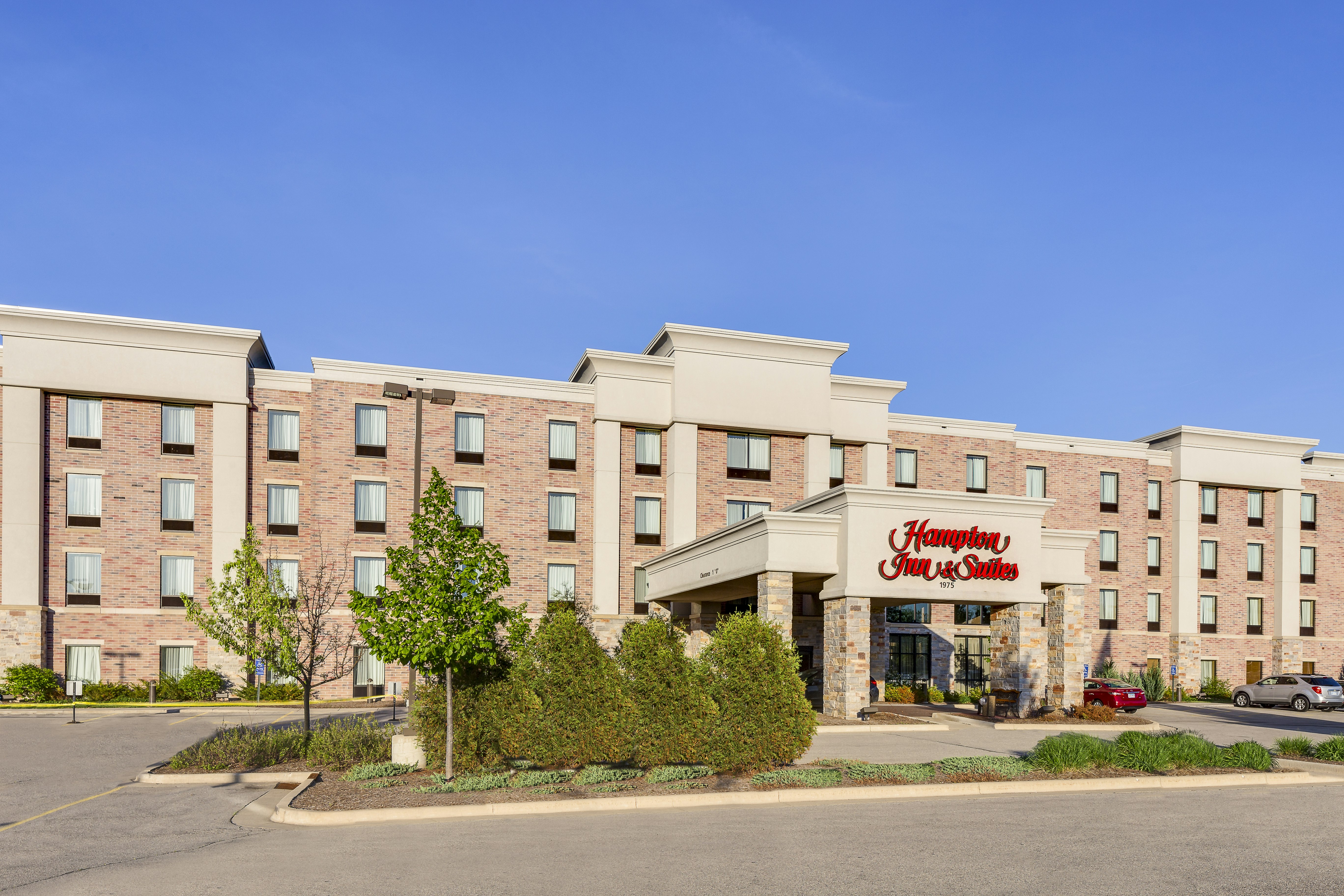 Hampton Inn & Suites West Bend 48/48