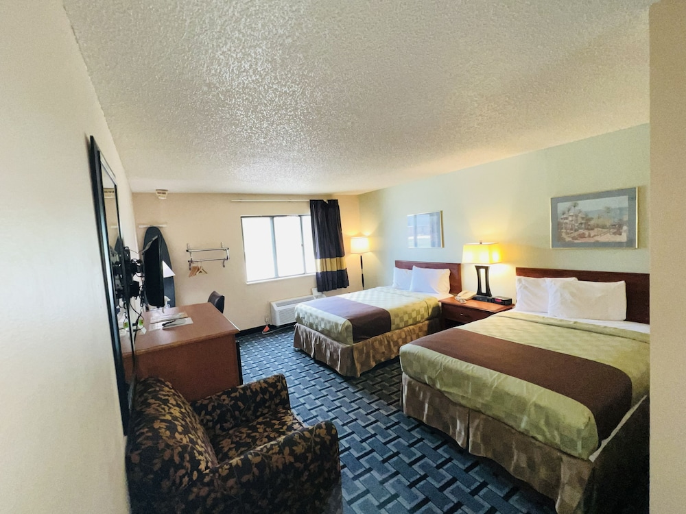 Hometown Inn Suites 17/50