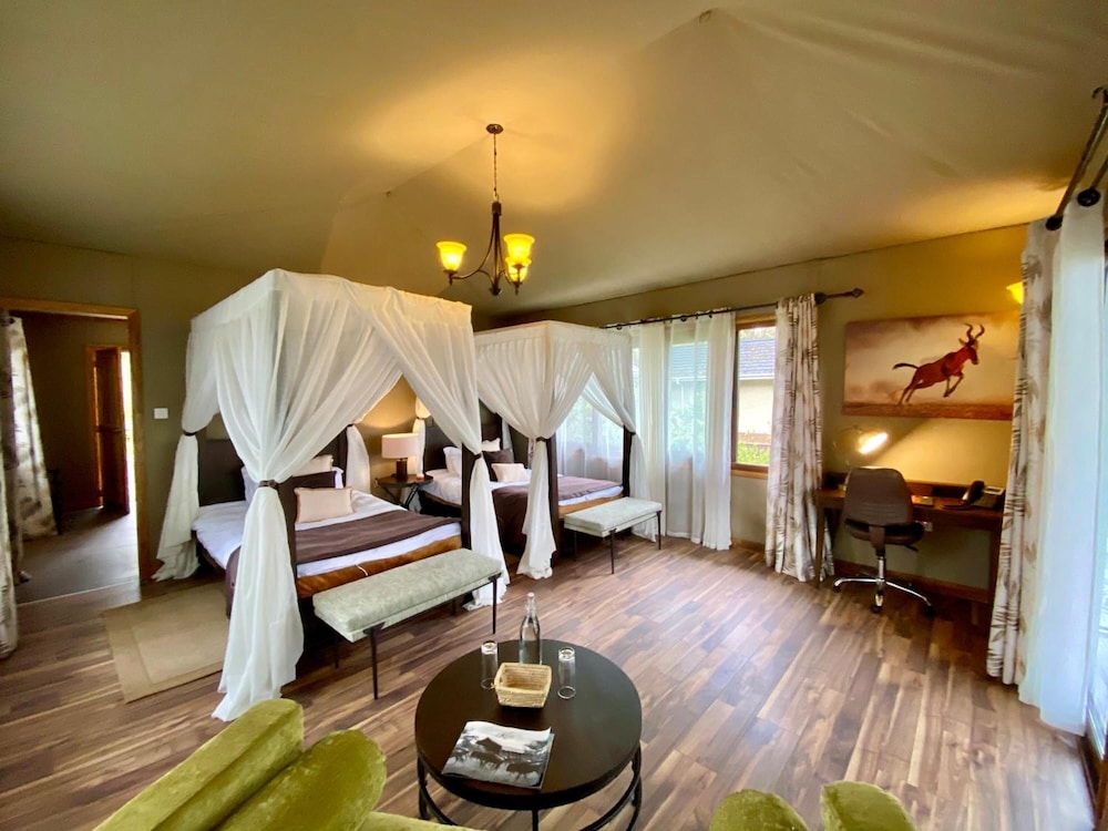 Karibu Camps and Lodges Lions Paw Ngorongoro 40/68