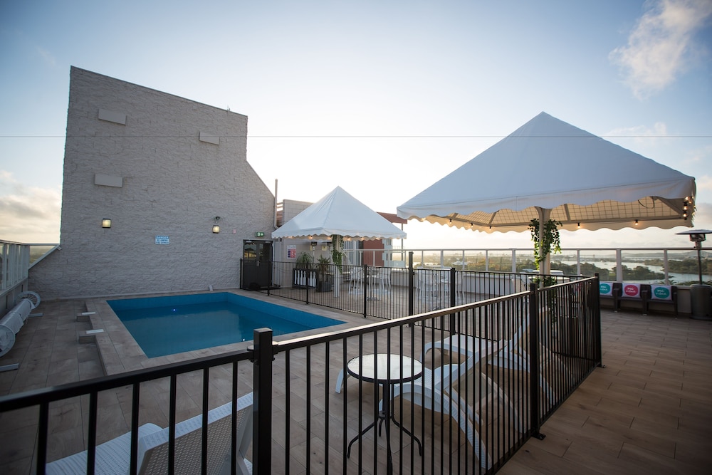 Gladstone Reef Hotel Motel 44/50