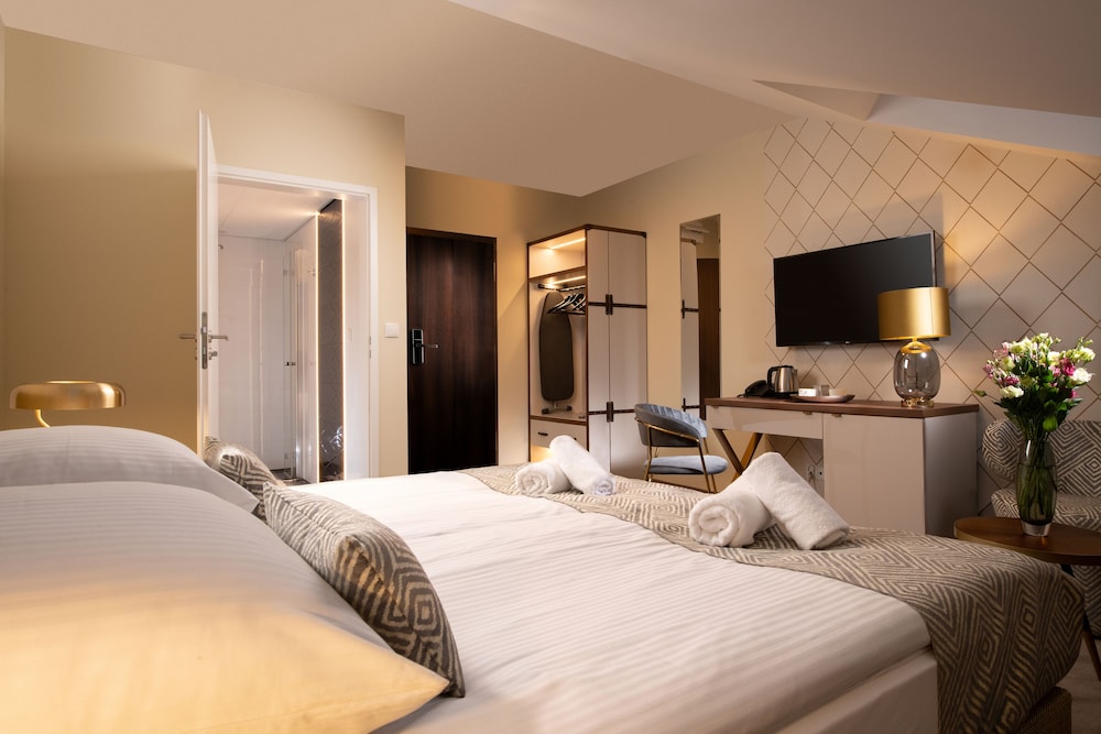 Xerion Hotel 10/50