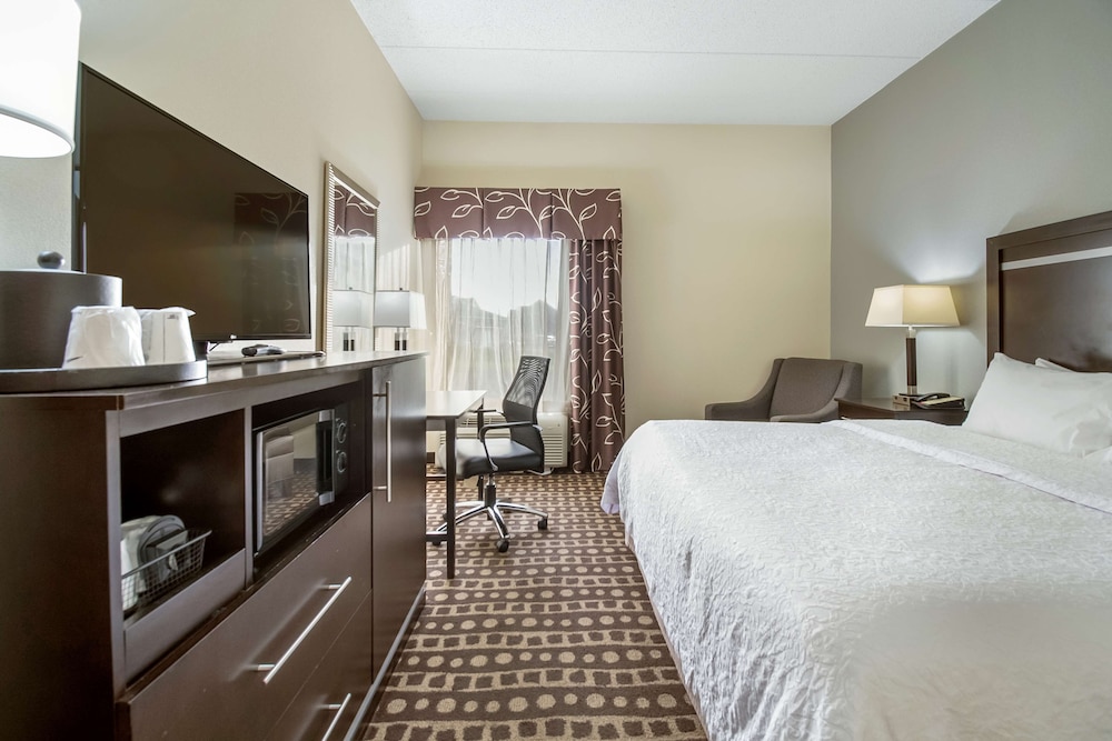 Hampton Inn Columbus West 15/45