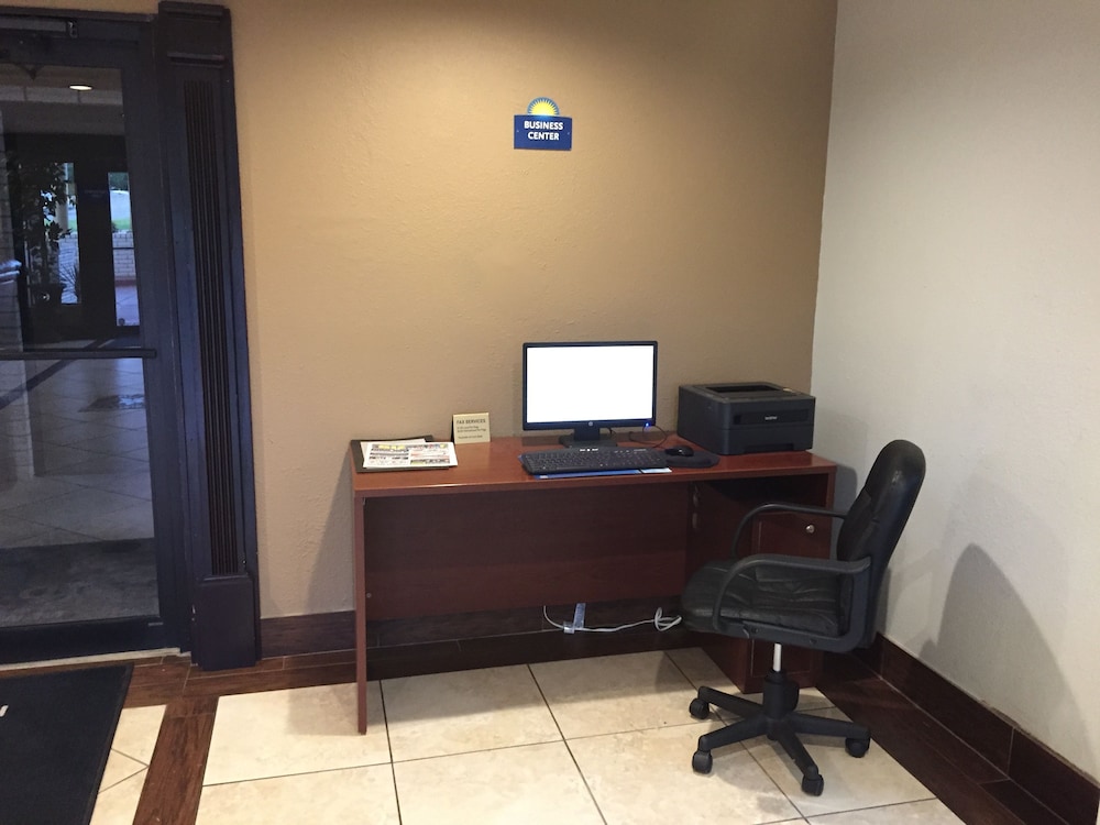 Days Inn by Wyndham New Braunfels 29/33