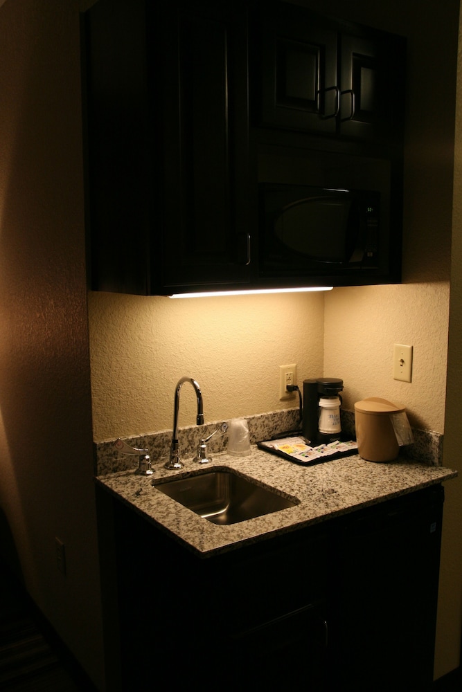 Holiday Inn Express Suites Nevada 35/66