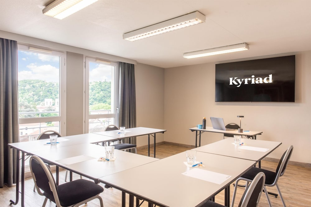 KYRIAD LYON SUD - GIVORS 36/50