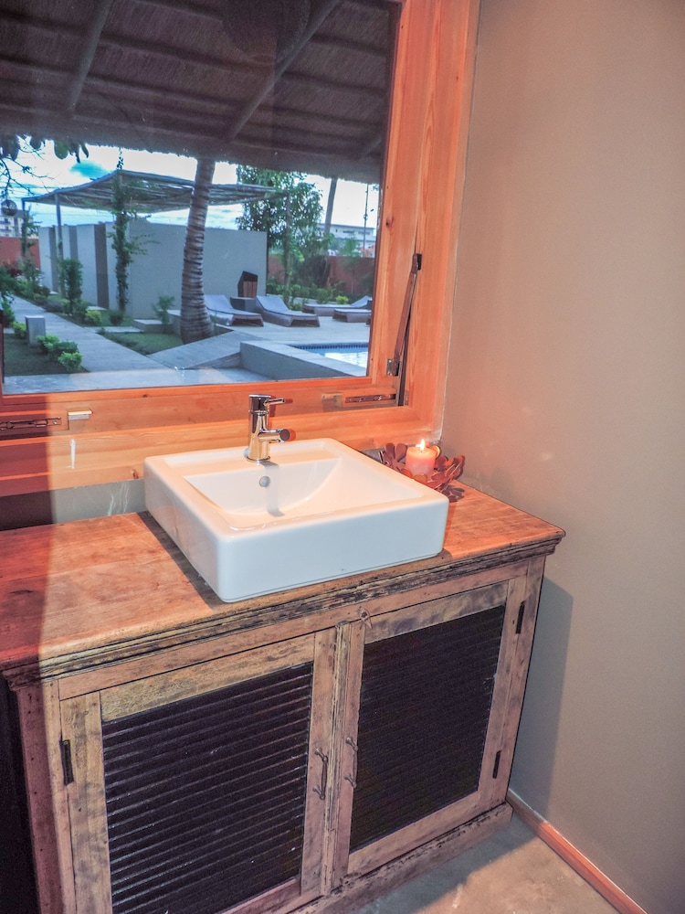 Liv Inn Guest House 42/46