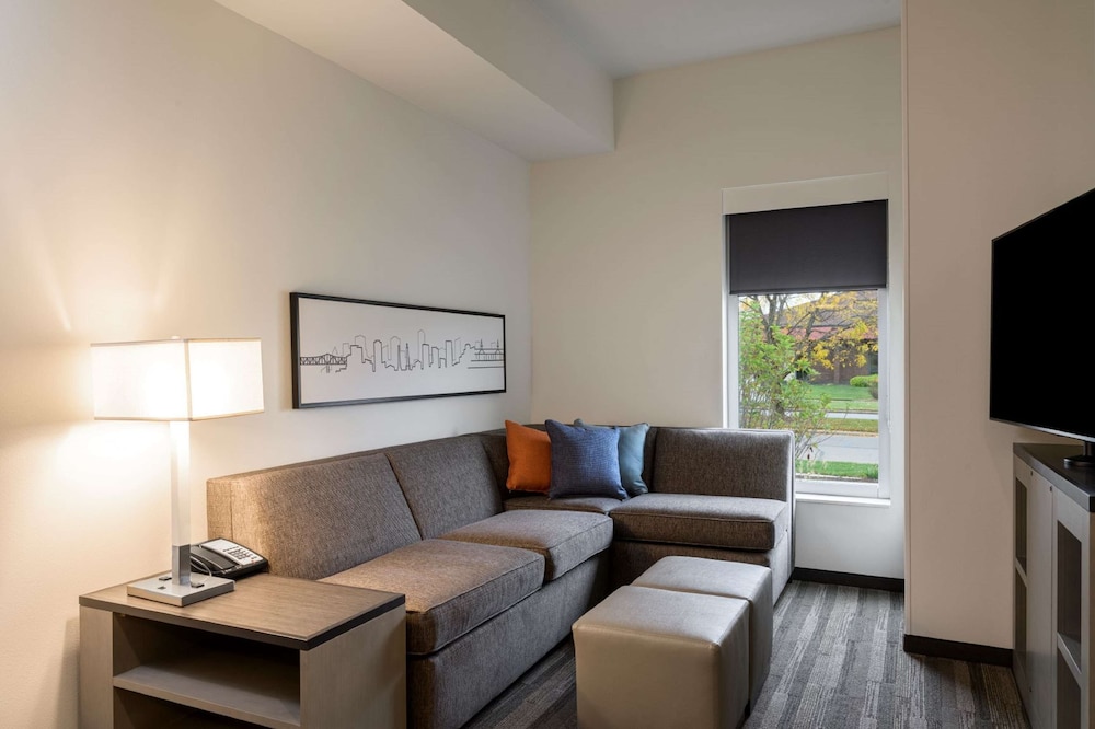 Hyatt House Louisville East 10/28
