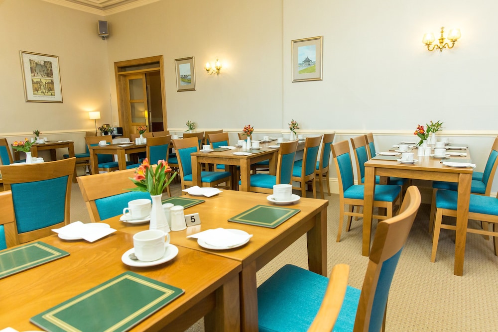 Mackays Hotel Wick 31/50