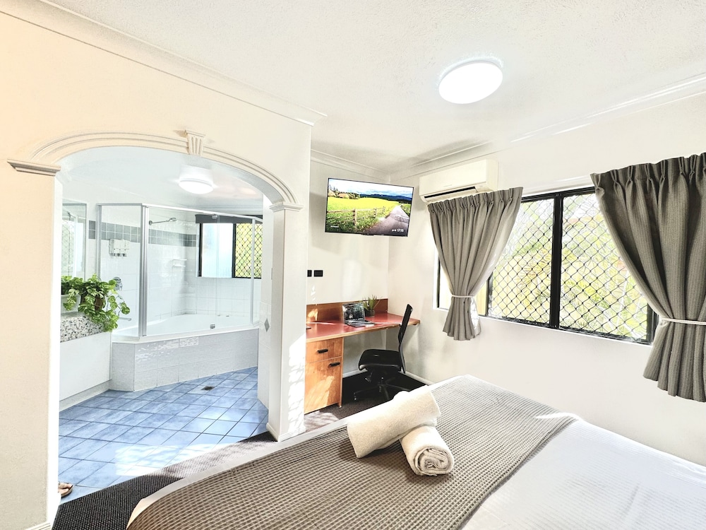 MACKAY RESORT MOTEL 35/65