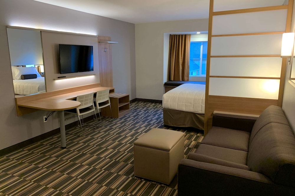 Microtel Inn and Suites by Wyndham Georgetown Lake 35/55