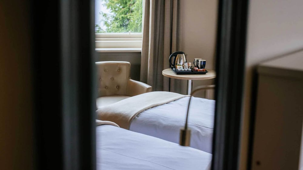 Tarbet Hotel 24/58