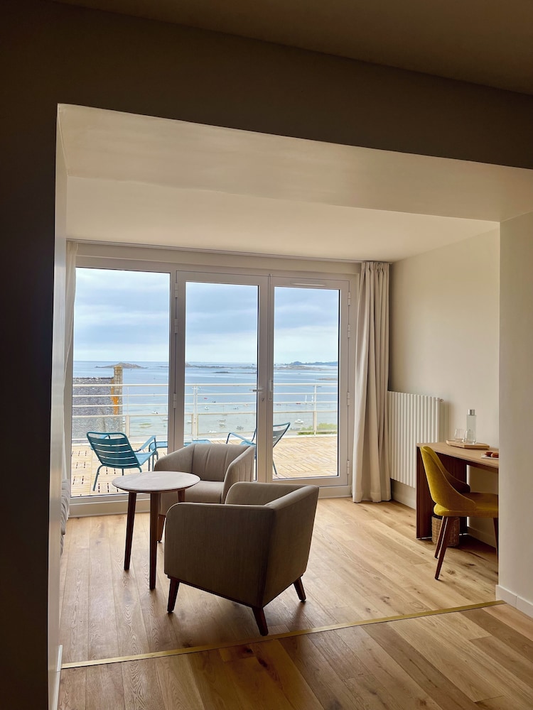 Logis Hotel De Carantec 15/33