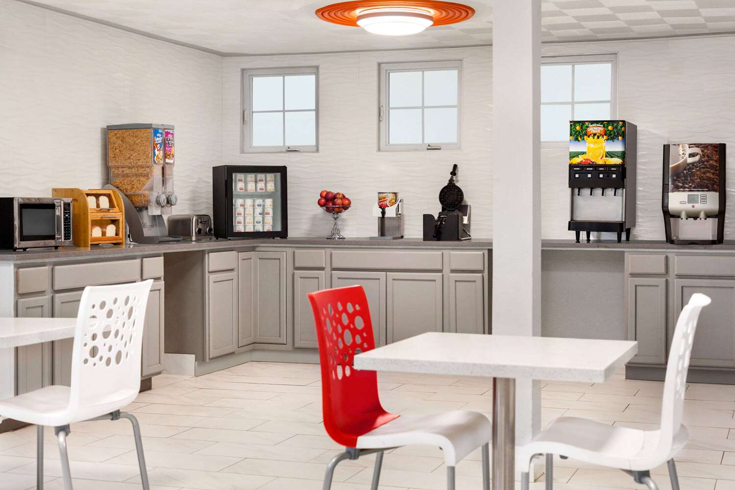 Super 8 by Wyndham Lenexa Overland Park/Mall Area 52/70