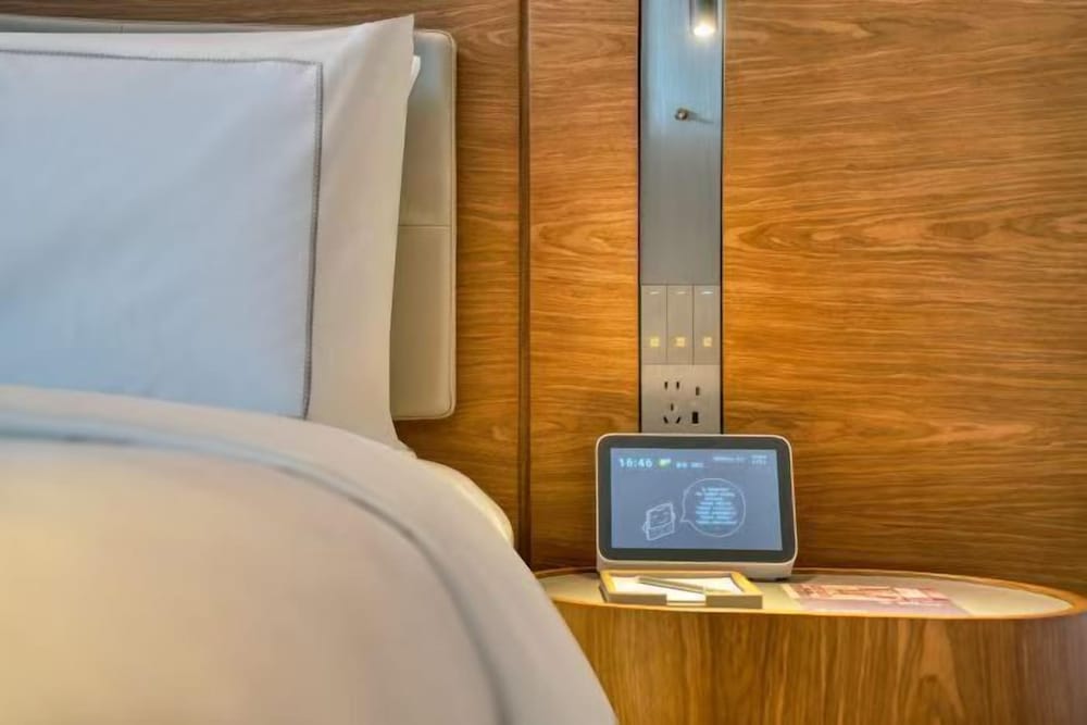 UrCove by Hyatt Hangzhou North Grand Canal 25/32