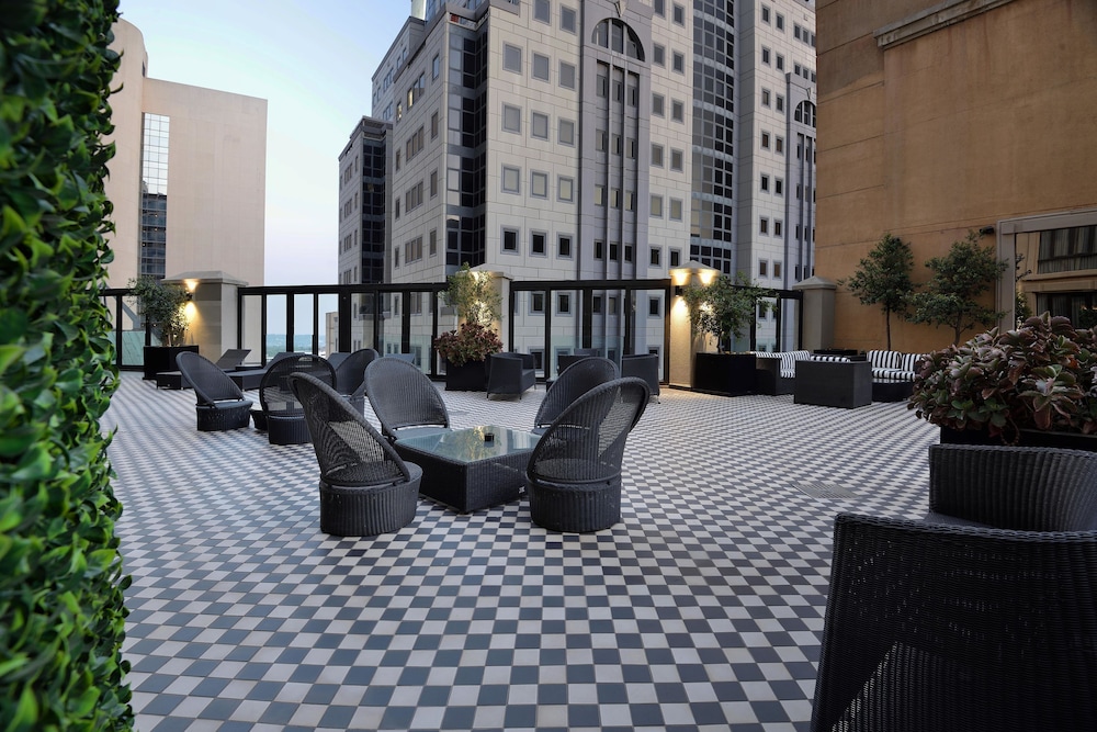 Davinci Hotel And Suites On Nelson Mandela Square 63/67