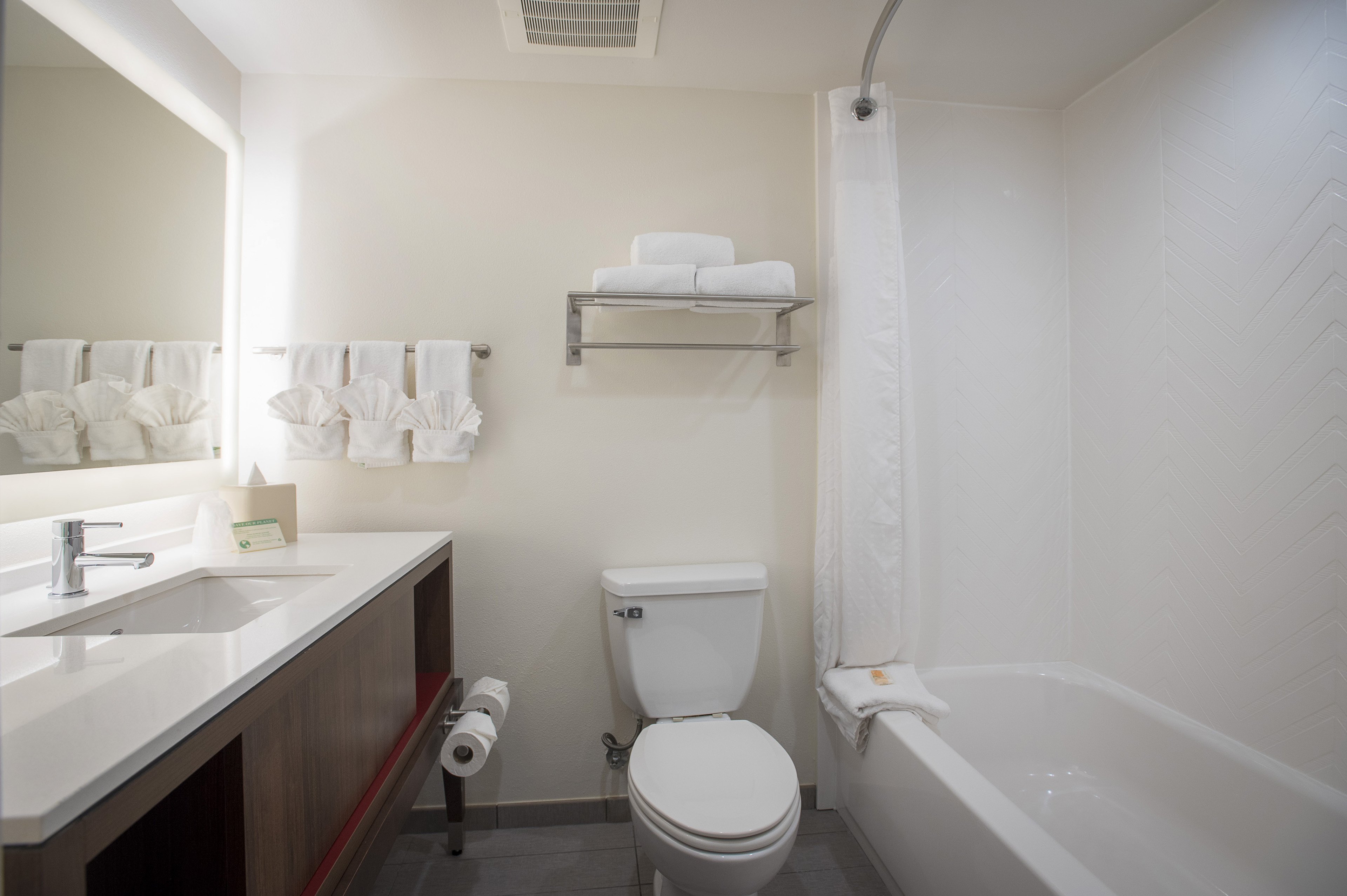 Holiday Inn Pensacola - University Area by IHG 30/31