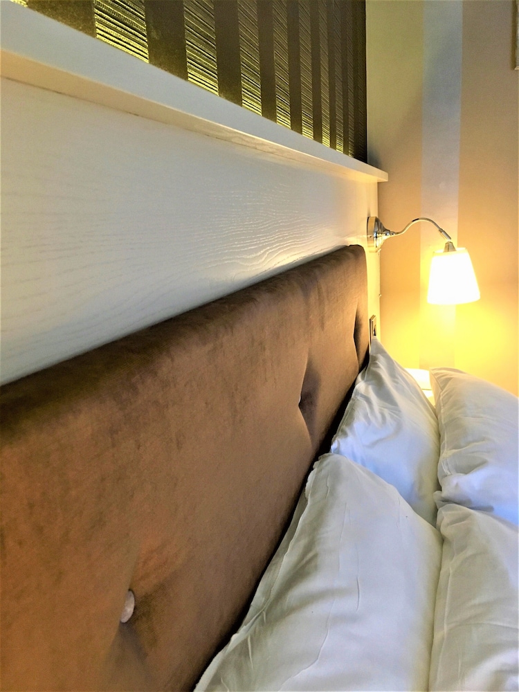 Astley Bank Hotel by Sunday 25/58