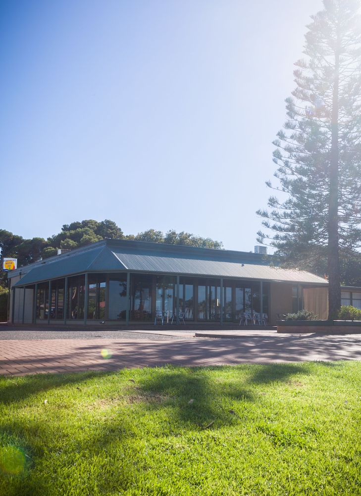 Whyalla Foreshore Motor Inn 25/26