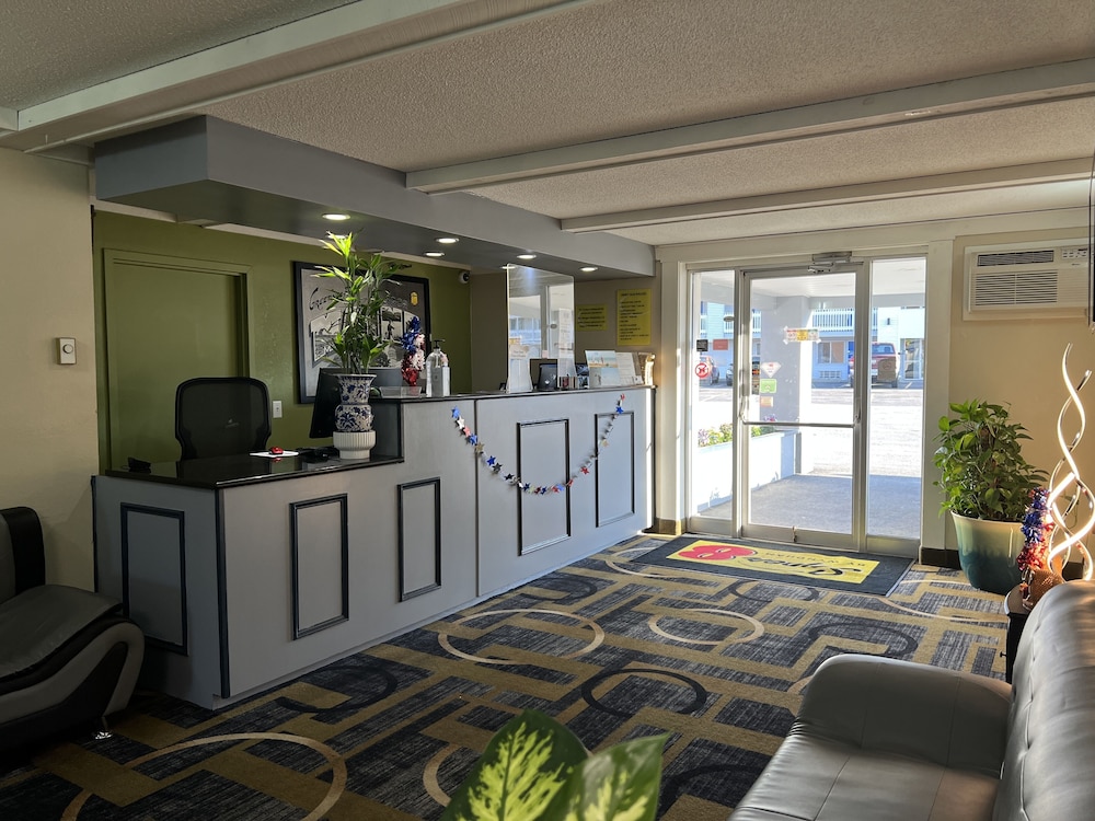 Super 8 by Wyndham Bangor 5/29